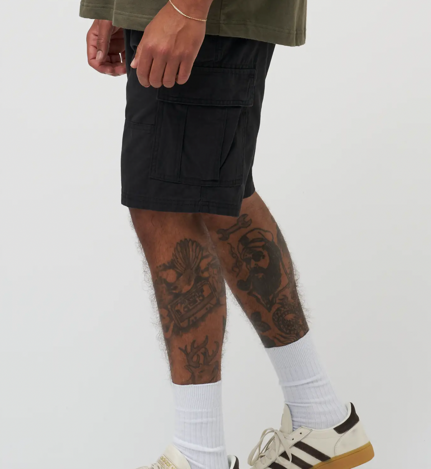 Regular Fit Cargo Shorts in Black